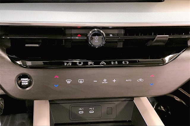 2025 Nissan Murano Platinum photo 25
