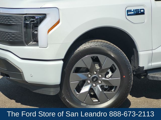 2025 Ford F-150 Lightning photo 10