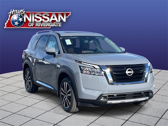 2025 Nissan Pathfinder Platinum's photo