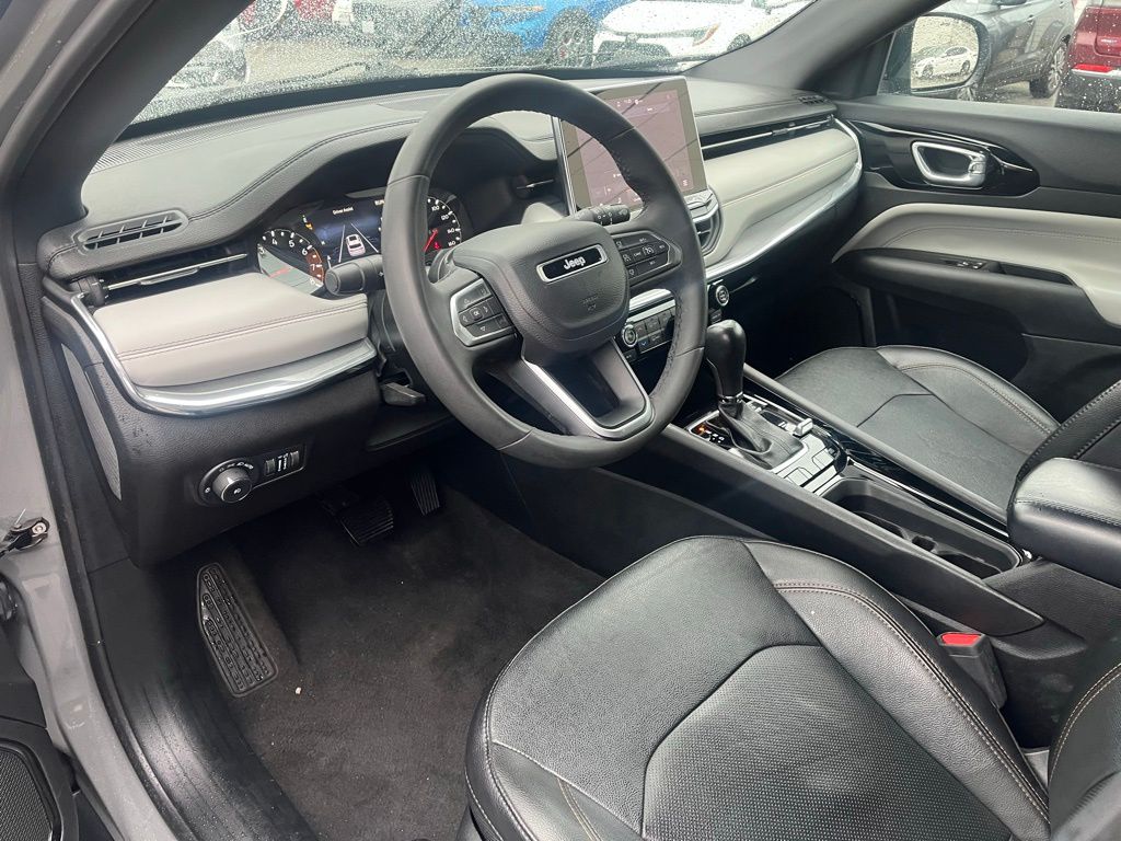 2023 Jeep Compass Limited photo 3