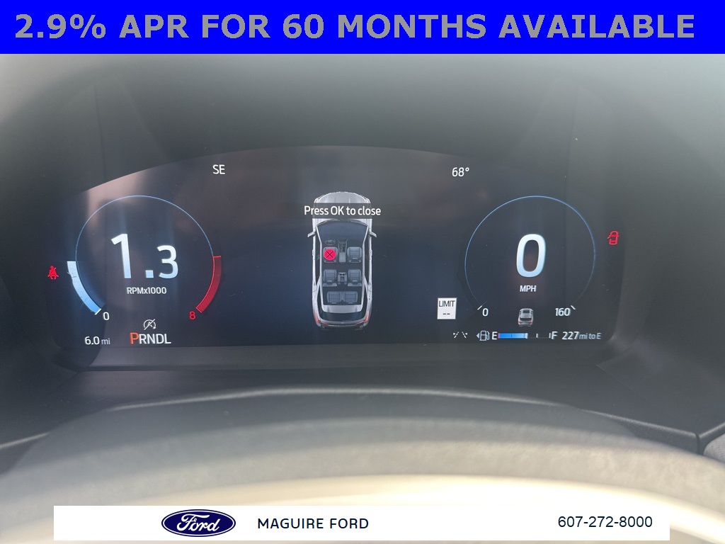 2025 Ford Explorer photo 16