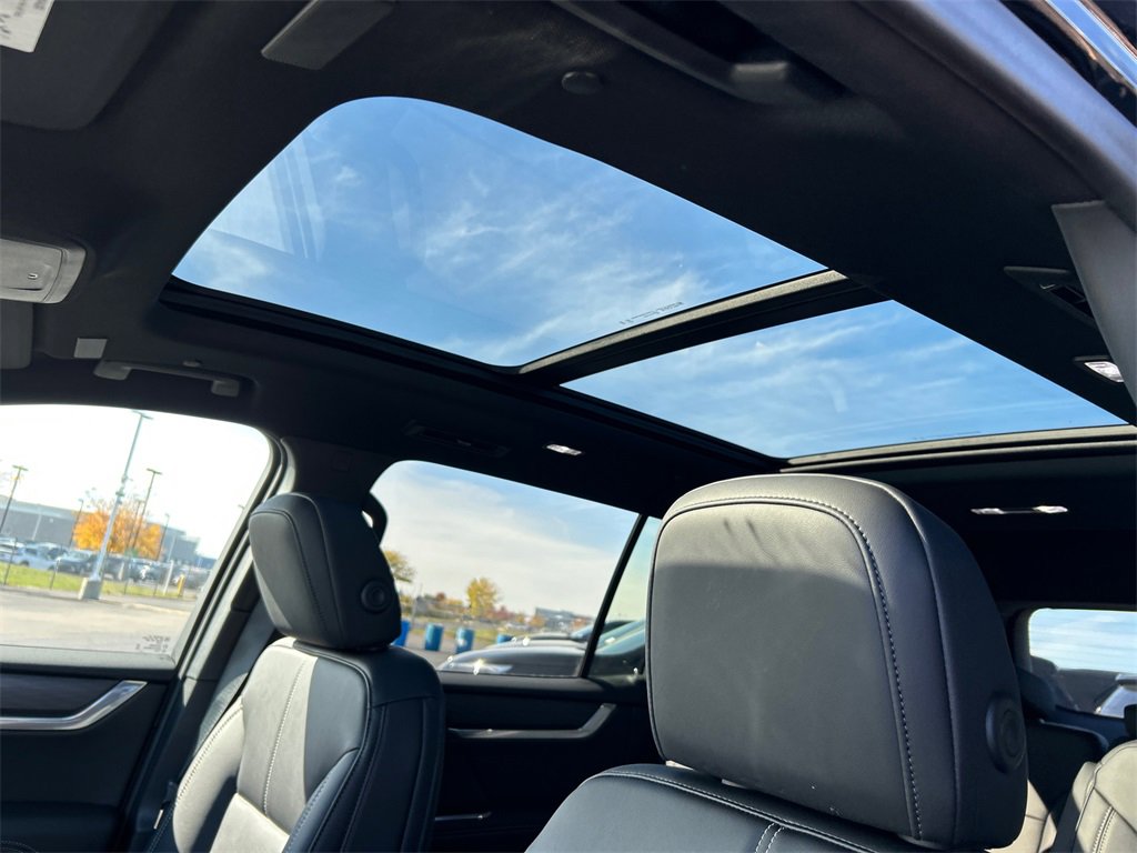 2026 GMC ACADIA - Image 25