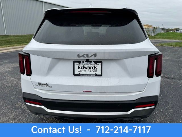 2025 Kia Sorento S photo 4
