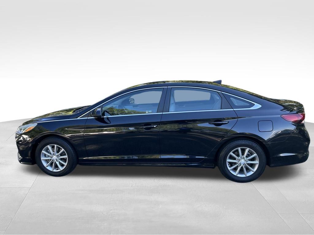2018 Hyundai Sonata SE photo 2