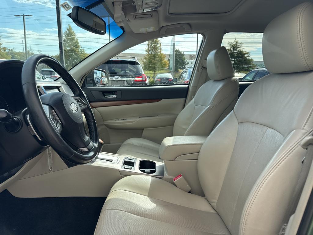 2013 Subaru Outback Limited photo 9