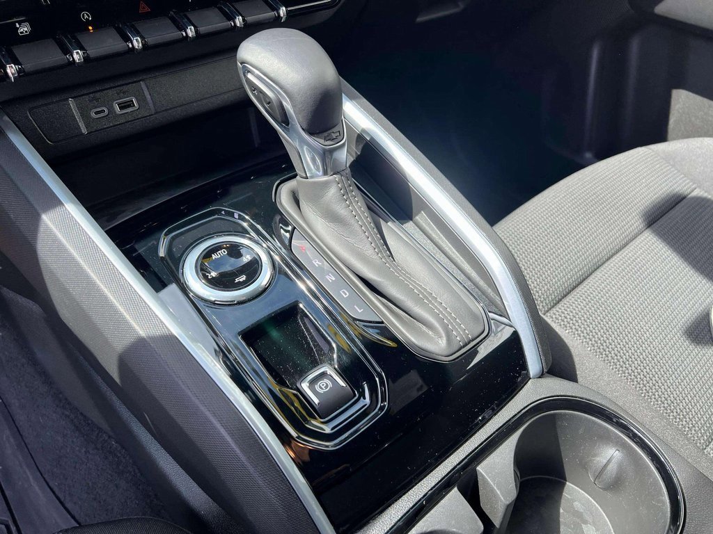 2023 Chevrolet Colorado LT photo 10