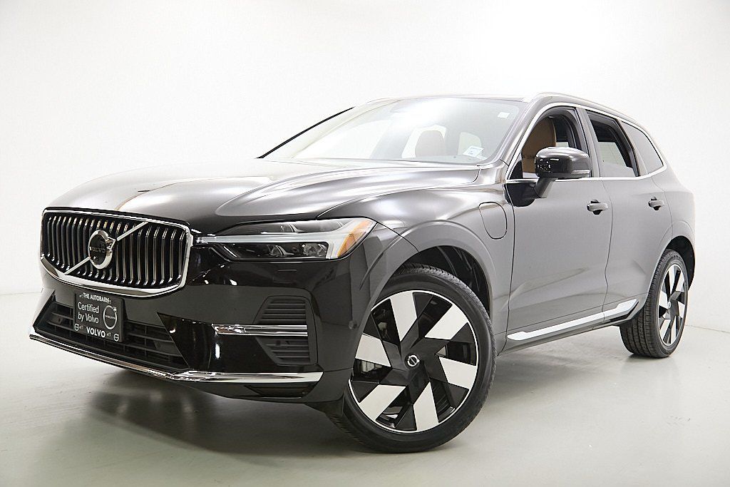 2023 VOLVO XC60 - Image 1