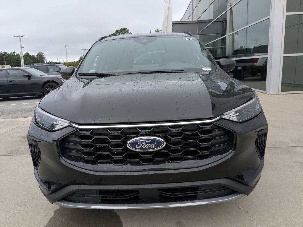 2025 Ford Escape Hybrid ST-Line photo 4
