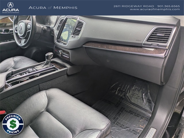 2019 Volvo XC90 T6 Momentum photo 24