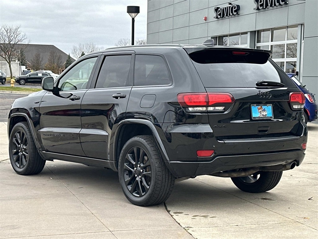 2020 Jeep Grand Cherokee Altitude photo 4