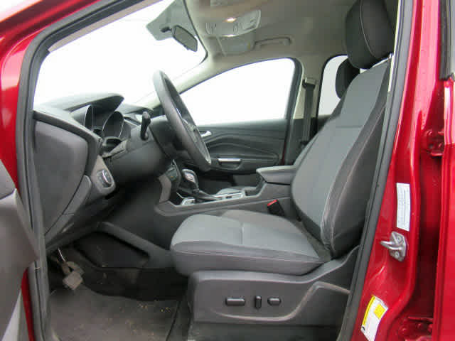 Used 2019 Ford Escape SE with VIN 1FMCU9GD2KUC04627 for sale in Elkader, IA