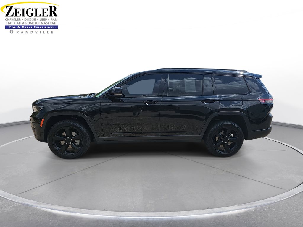 2023 Jeep Grand Cherokee Altitude photo 3