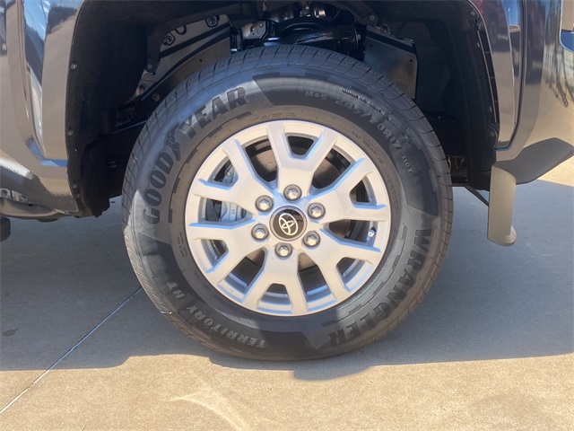 2025 Toyota Tacoma SR5 4x4 Double Cab photo 9