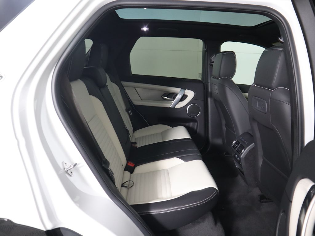 2025 Land Rover Discovery Sport SE photo 20