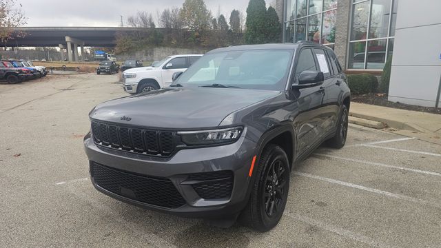 2024 Jeep Grand Cherokee Altitude's photo