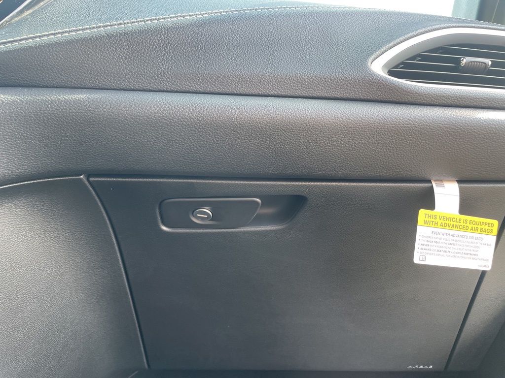 2025 Chrysler Pacifica photo 36