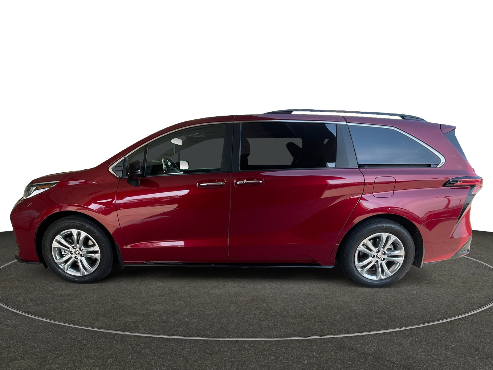 2022 Toyota Sienna XSE photo 2