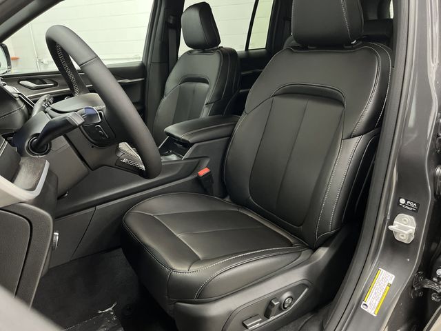 2025 Jeep Grand Cherokee Limited photo 3