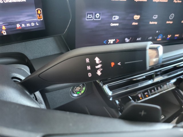 2025 Chevrolet Traverse photo 29