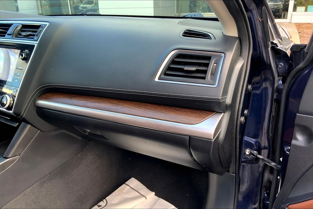 2018 Subaru Outback 2.5i Touring photo 14