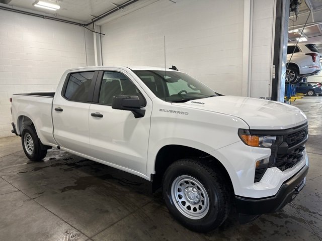 2024 Chevrolet Silverado 1500 photo 3