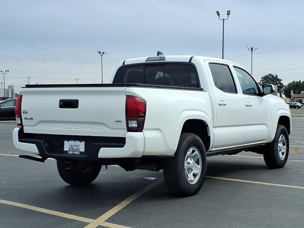 2022 Toyota Tacoma SR5 4x4 Short Bed photo 4