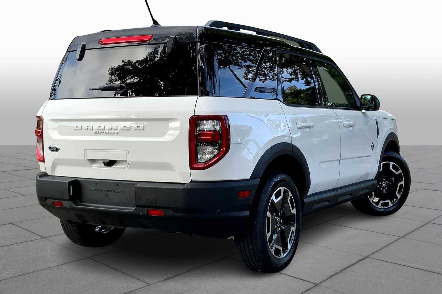 2024 Ford Bronco Sport Outer Banks photo 11