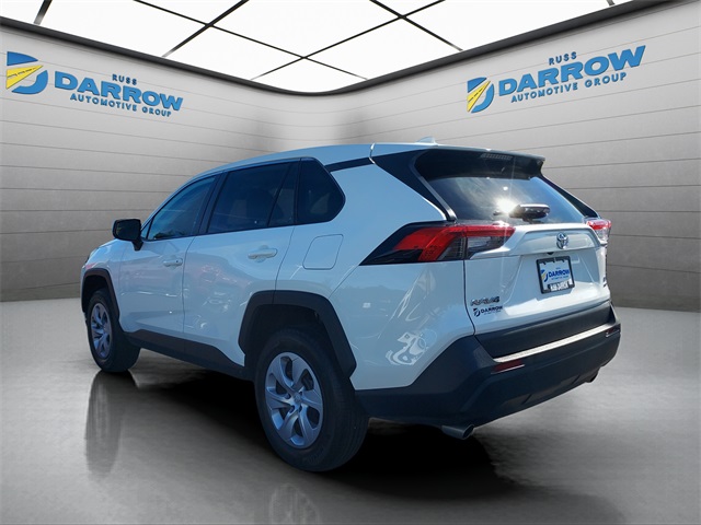 2024 Toyota RAV4 LE photo 3