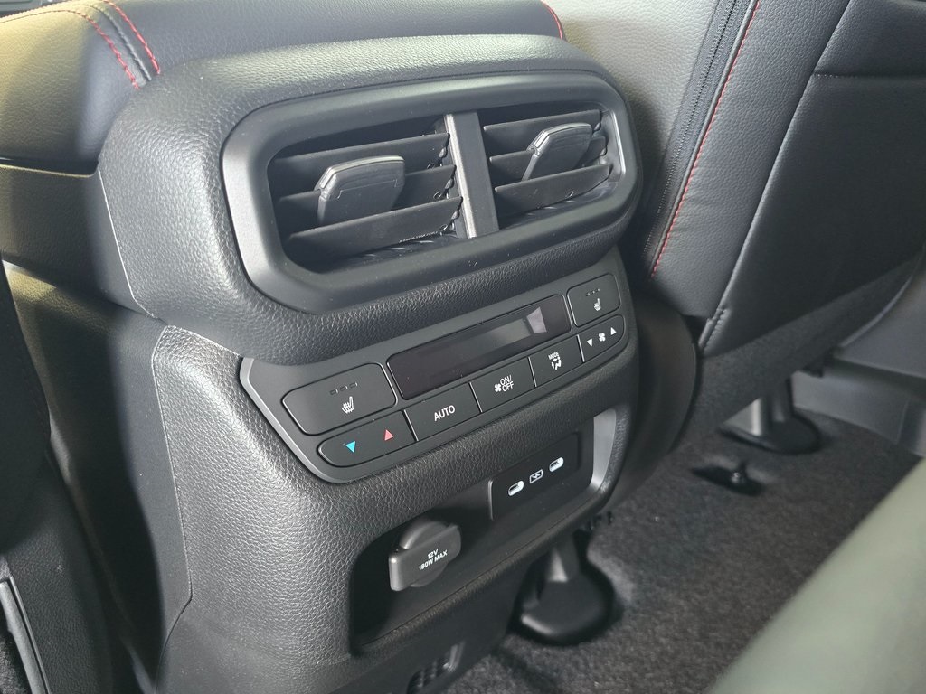 2025 Honda Ridgeline Black Edition photo 18