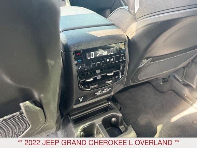 2022 Jeep Grand Cherokee Overland photo 28
