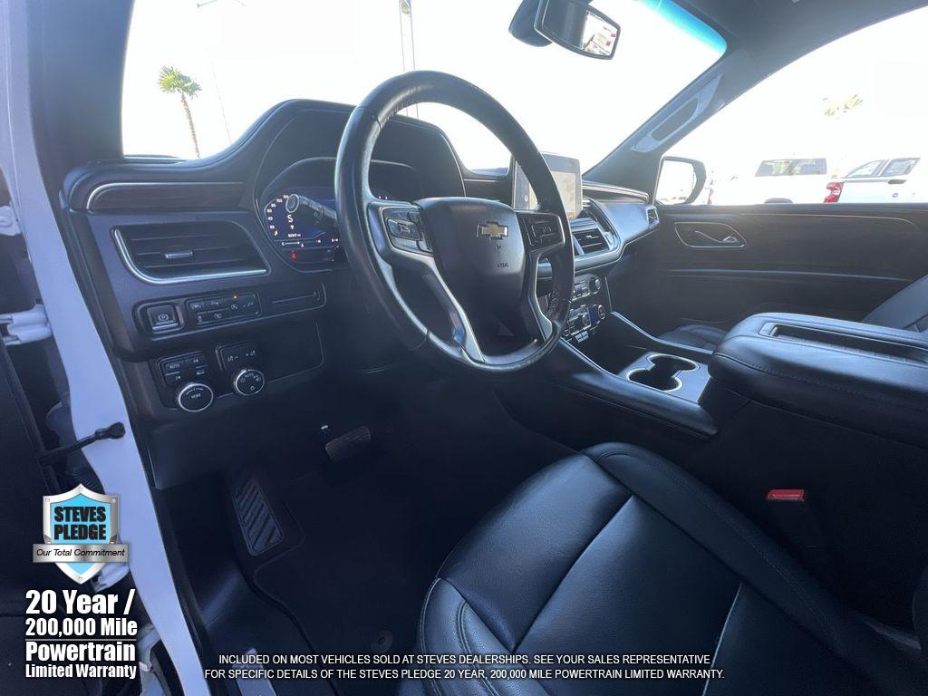 2022 Chevrolet Suburban LT photo 14