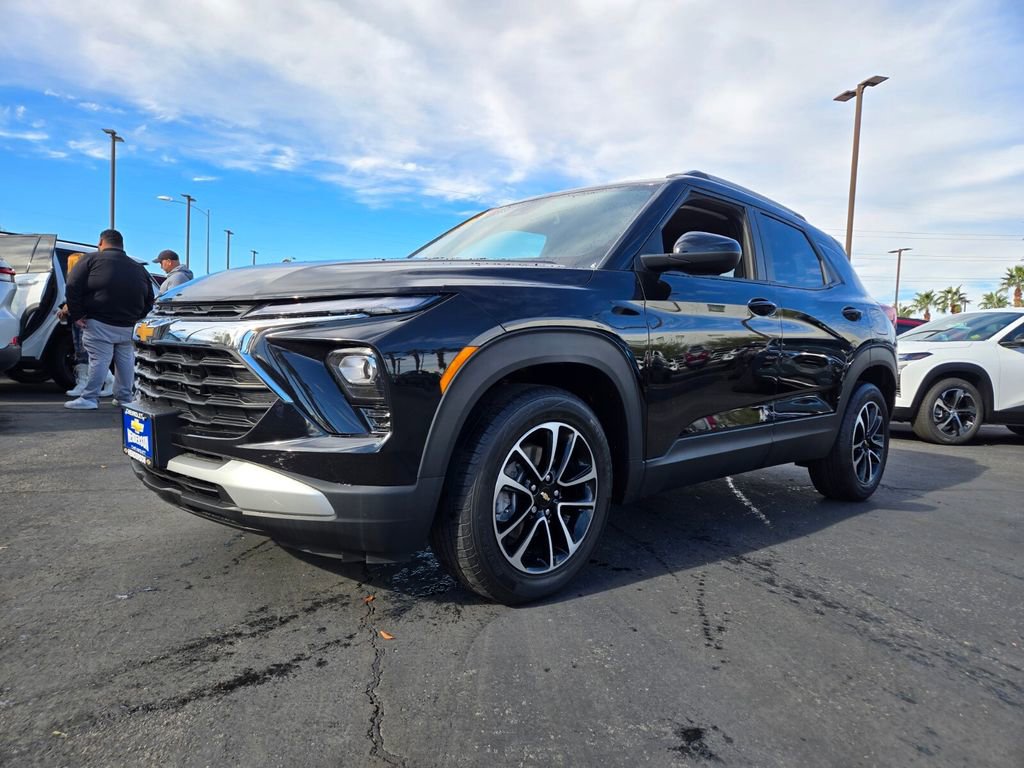 2024 Chevrolet Trailblazer LT1 photo 2