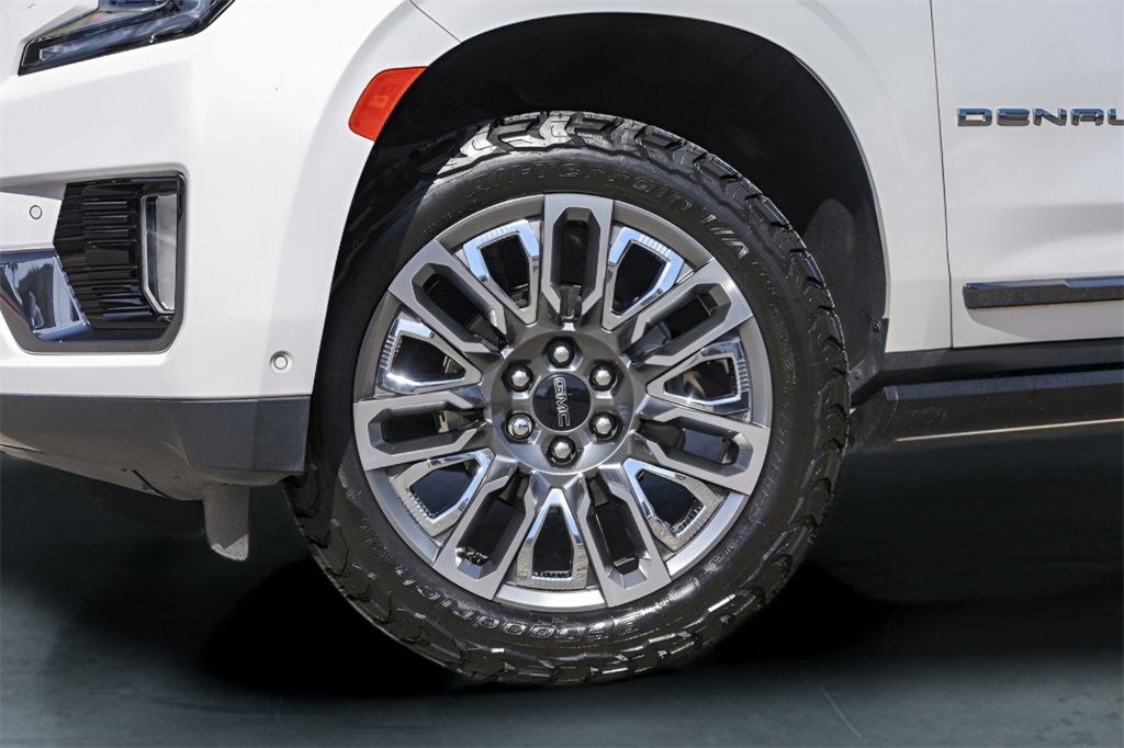 2023 Gmc Yukon XL Denali Ultimate photo 3