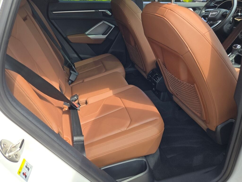 2023 Audi Q3 45 TFSI S line Premium photo 11