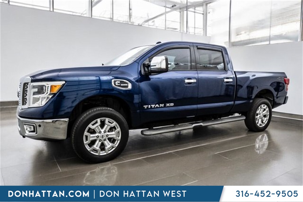 2016 Nissan Titan SL photo 2