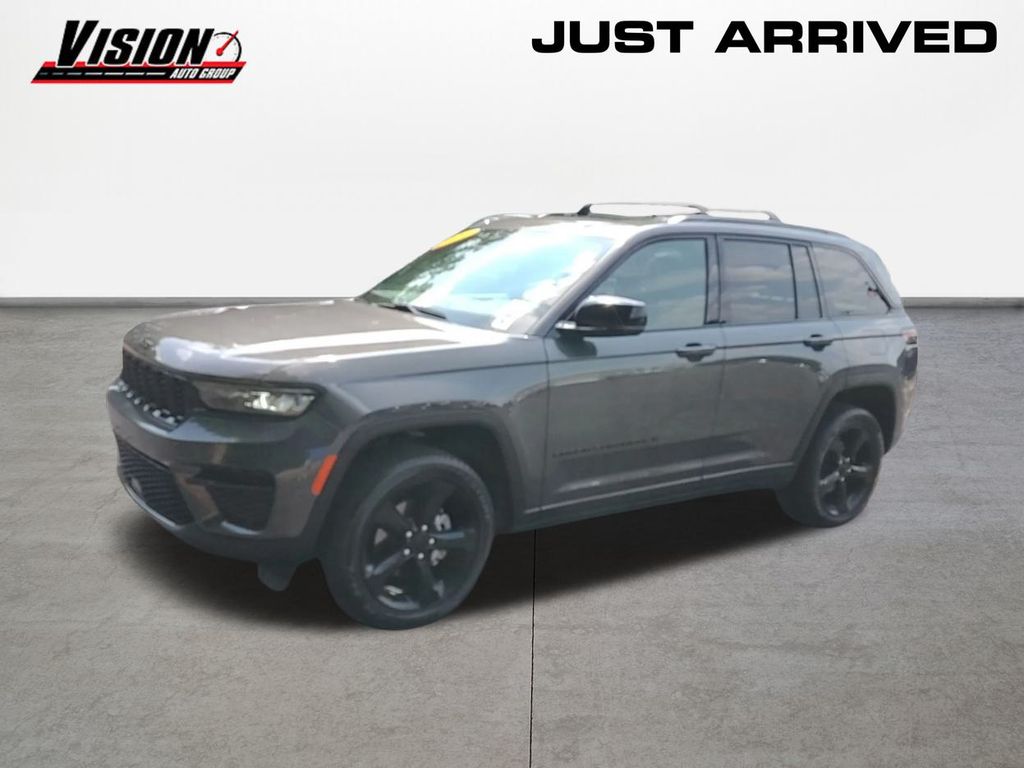 2024 Jeep Grand Cherokee Altitude X photo 2