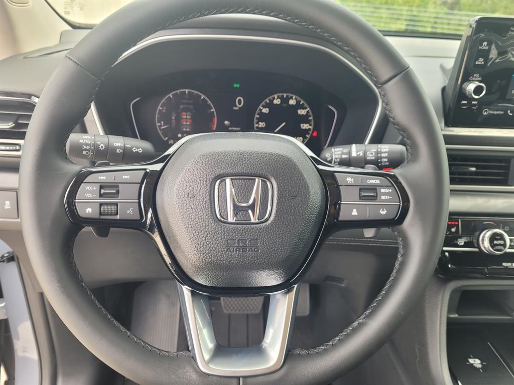 2025 Honda Pilot Touring photo 10