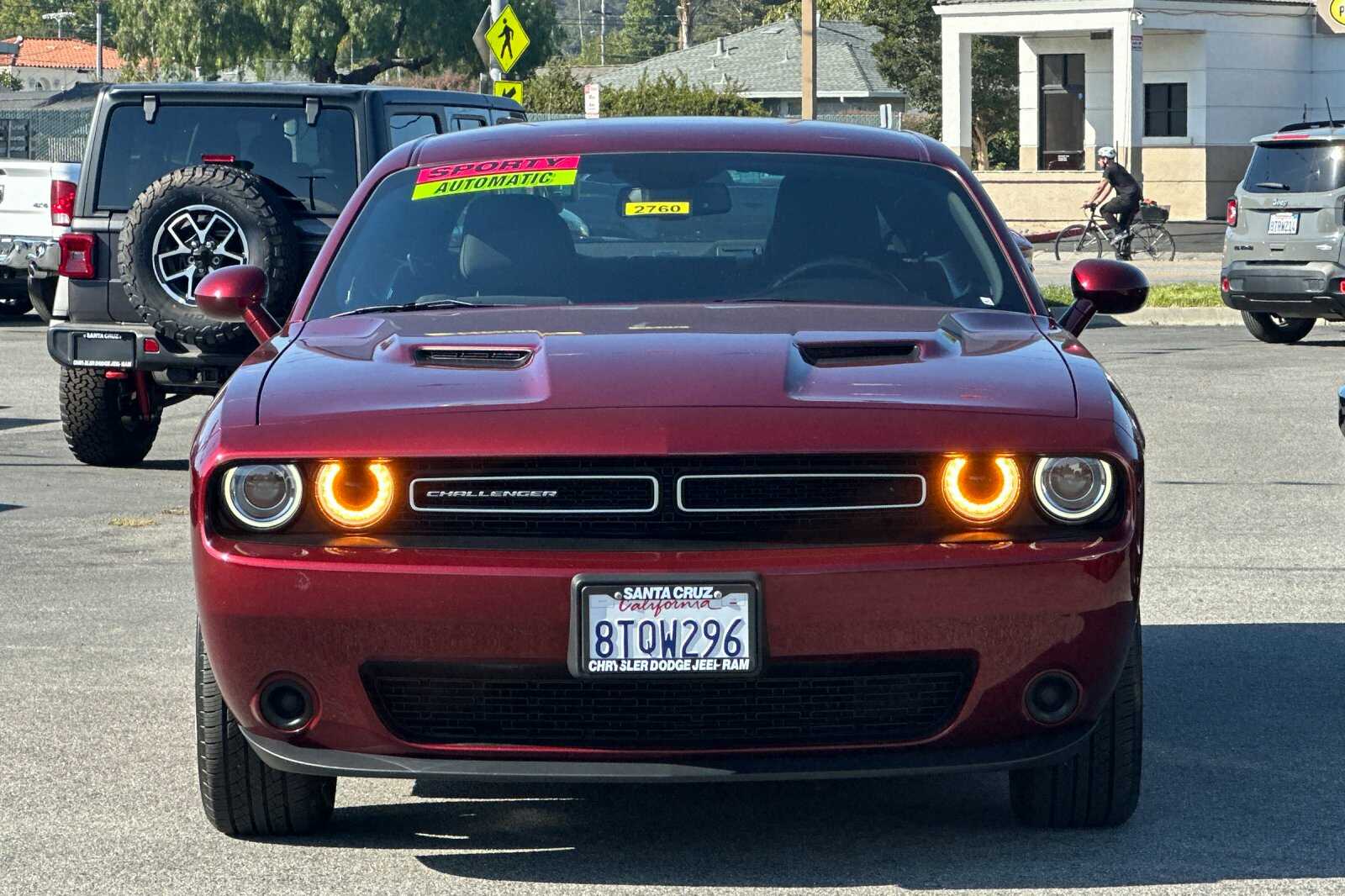 2019 Dodge Challenger SXT photo 9