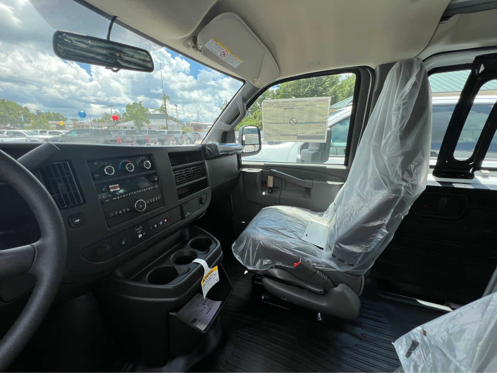New 2025 Summit White GMC Work Van image 12