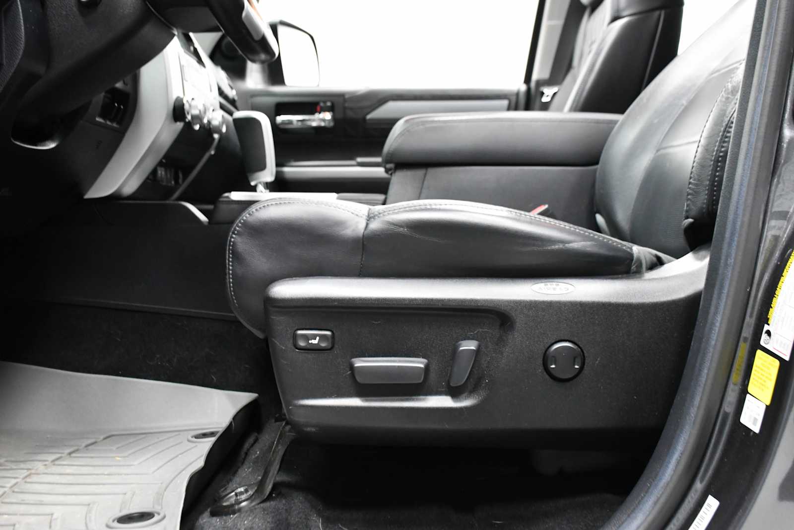 2020 Toyota Tundra Platinum Grade photo 13