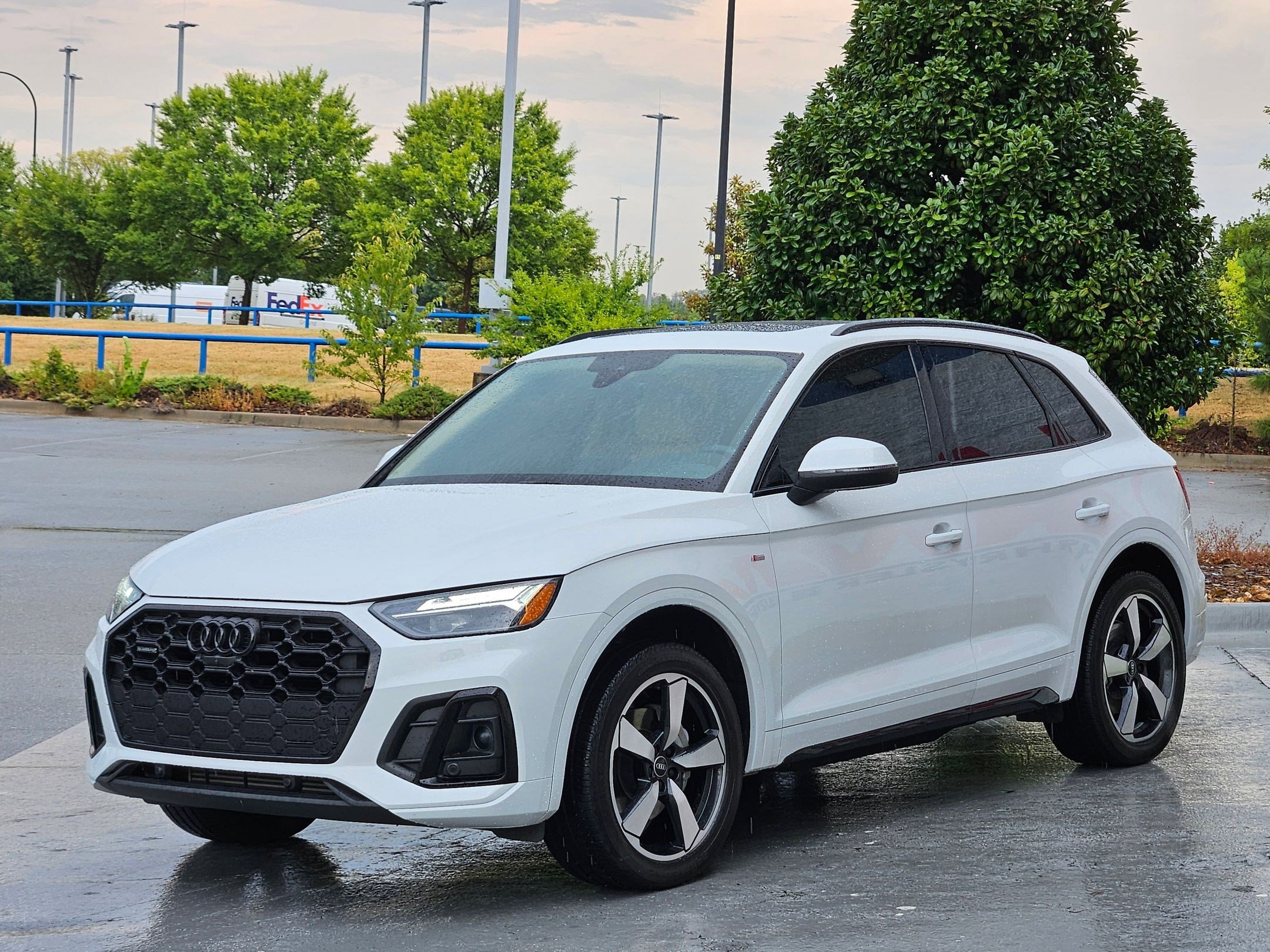 2022 Audi Q5 S line Premium Plus photo 3