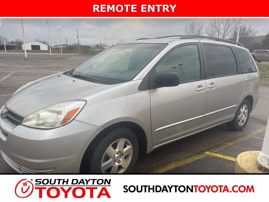2005 Toyota Sienna LE's photo