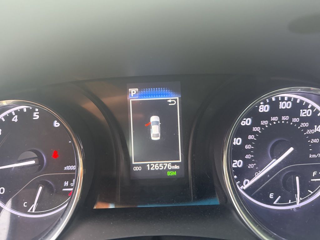 2019 Toyota Camry SE photo 12