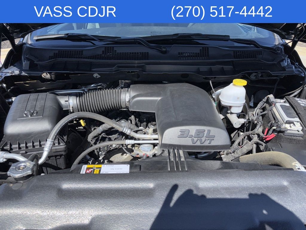 2023 Ram 1500 SLT photo 32