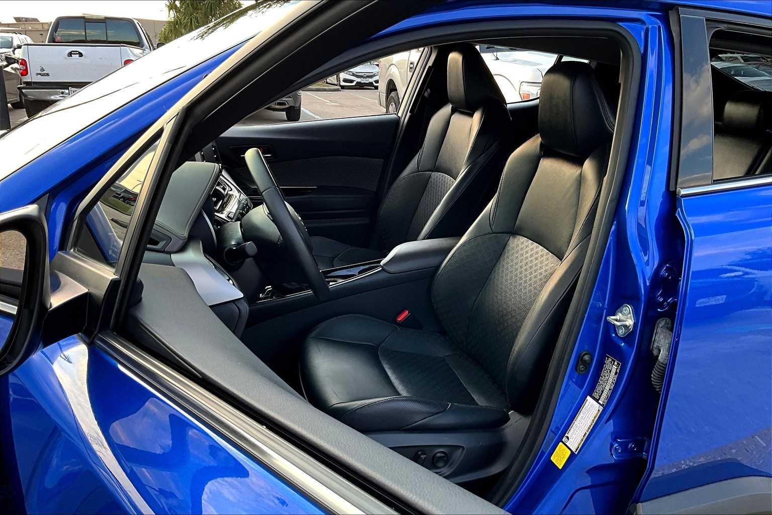 2020 Toyota C-HR Limited photo 7