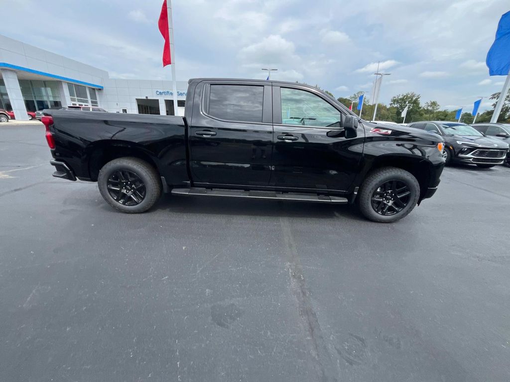 2026 Chevrolet Silverado 1500 RST photo 8