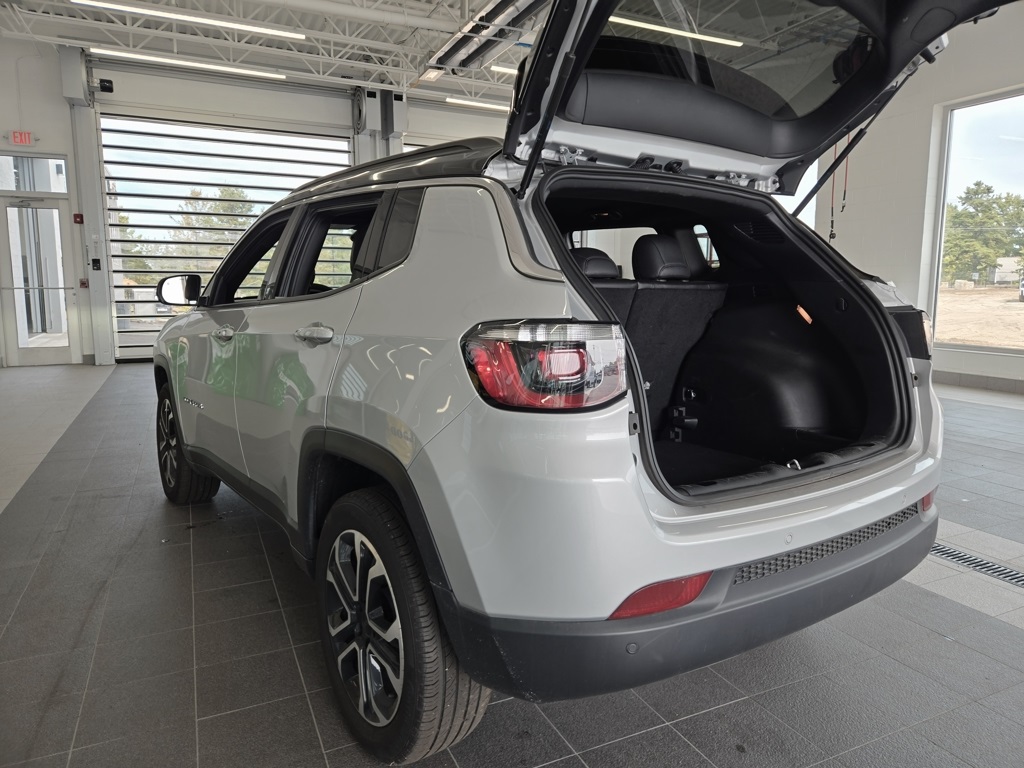 2024 Jeep Compass Limited photo 14