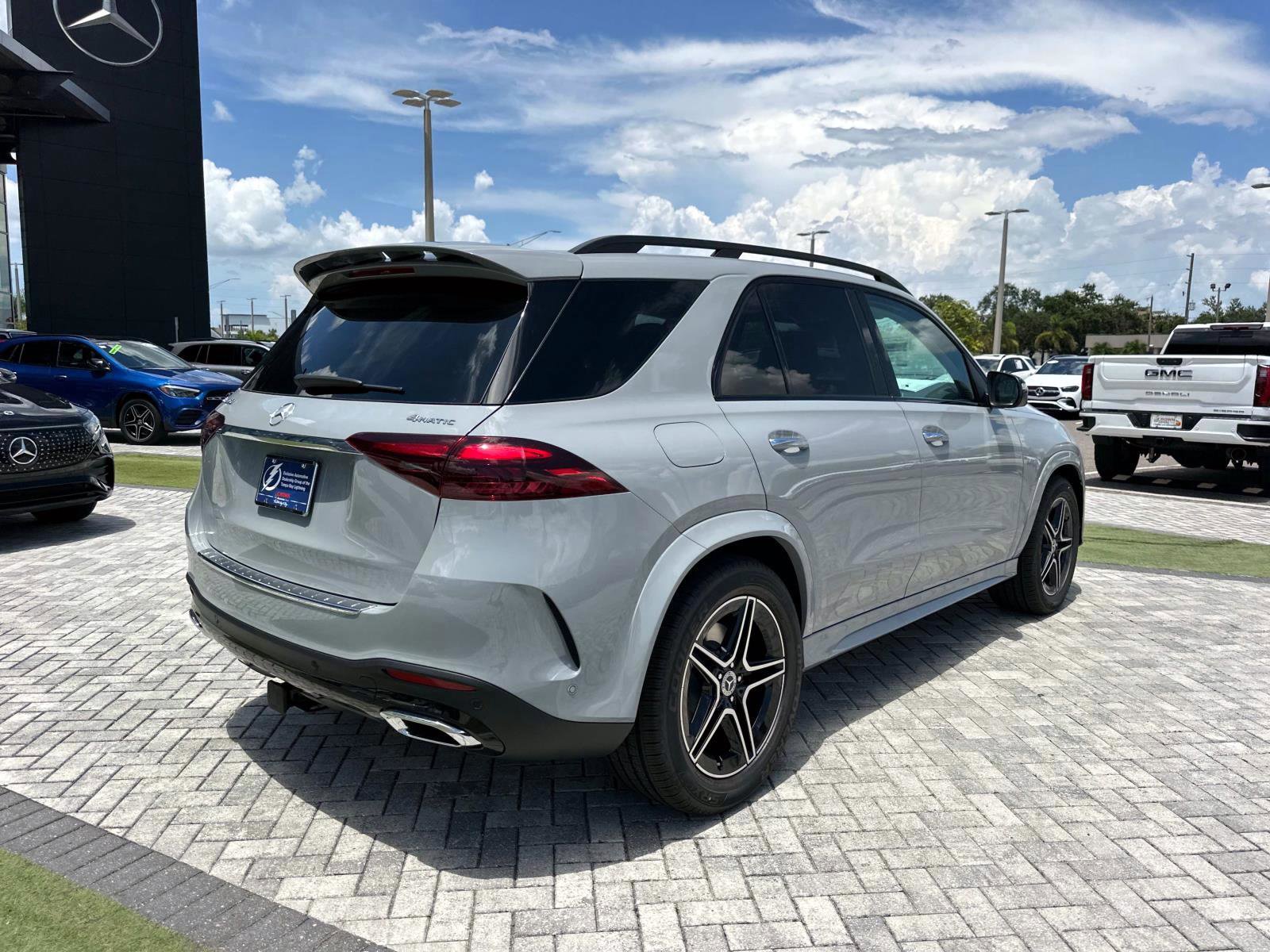 2025 Mercedes Benz GLE 350 4MATIC photo 4