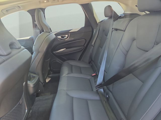 2025 Volvo XC60 B5 Plus photo 29