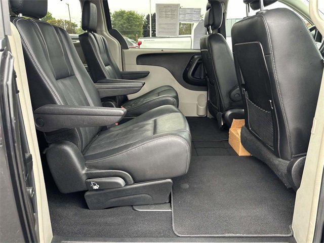 2014 Chrysler Town & Country photo 18